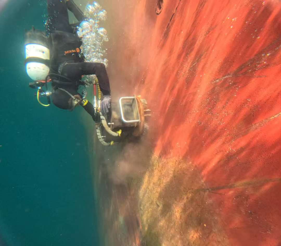 Underwater Hull Scraping